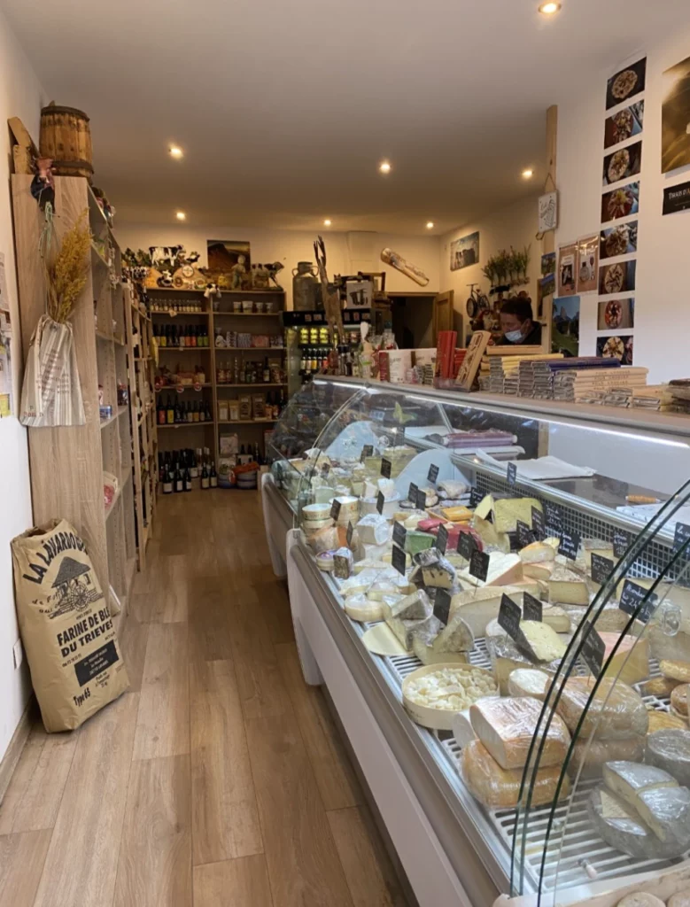 Nous proposons des raclettes provenant de La fromagerie du bourg d'oisans